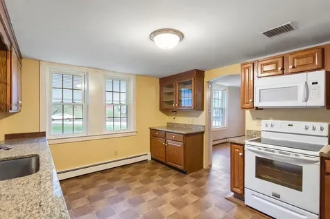 41 Center Street Goffstown NH 03045