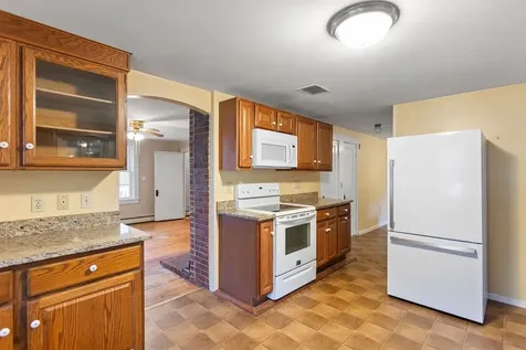 41 Center Street Goffstown NH 03045