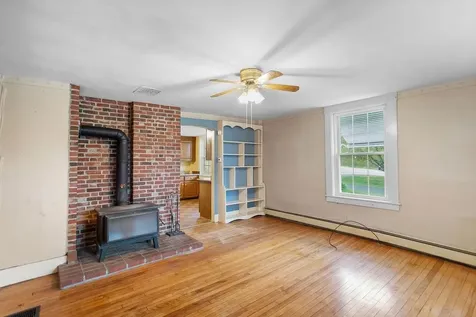 41 Center Street Goffstown NH 03045