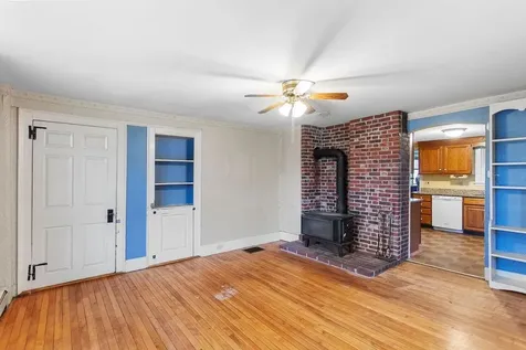 41 Center Street Goffstown NH 03045