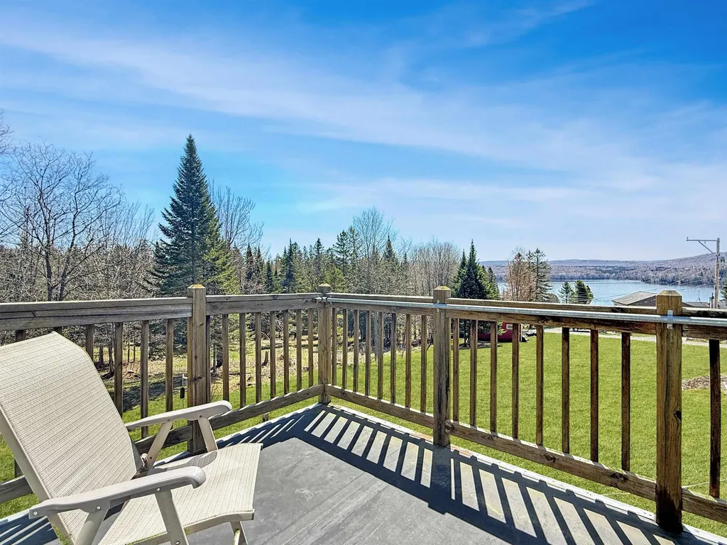 22 Joe Alger Road Pittsburg NH 03592