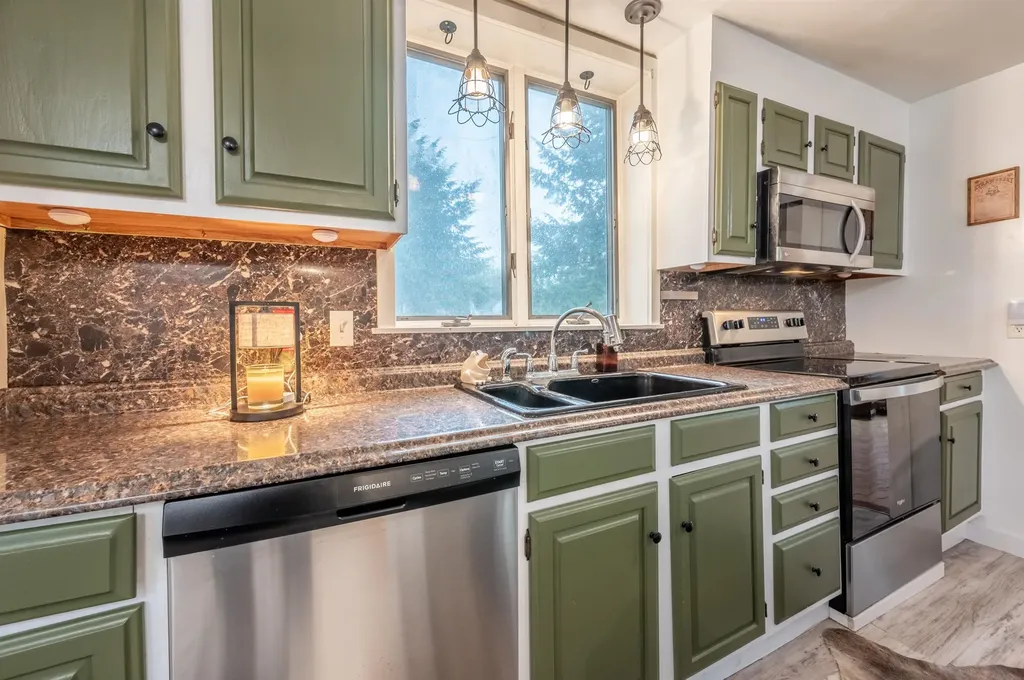 21 Beech Street Newport NH 03773