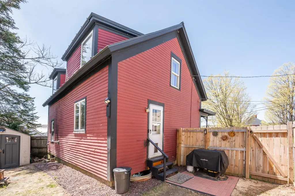 21 Beech Street Newport NH 03773