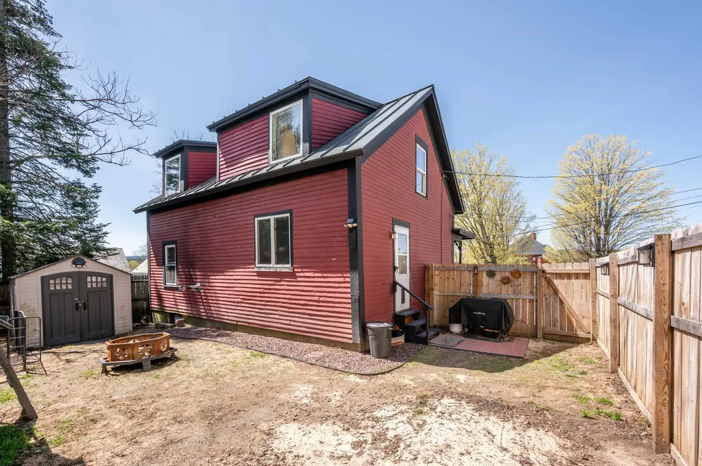 21 Beech Street Newport NH 03773