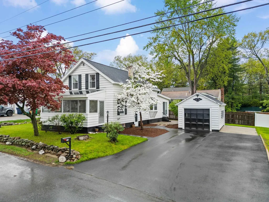 80 E Glenwood Street Nashua NH 03060