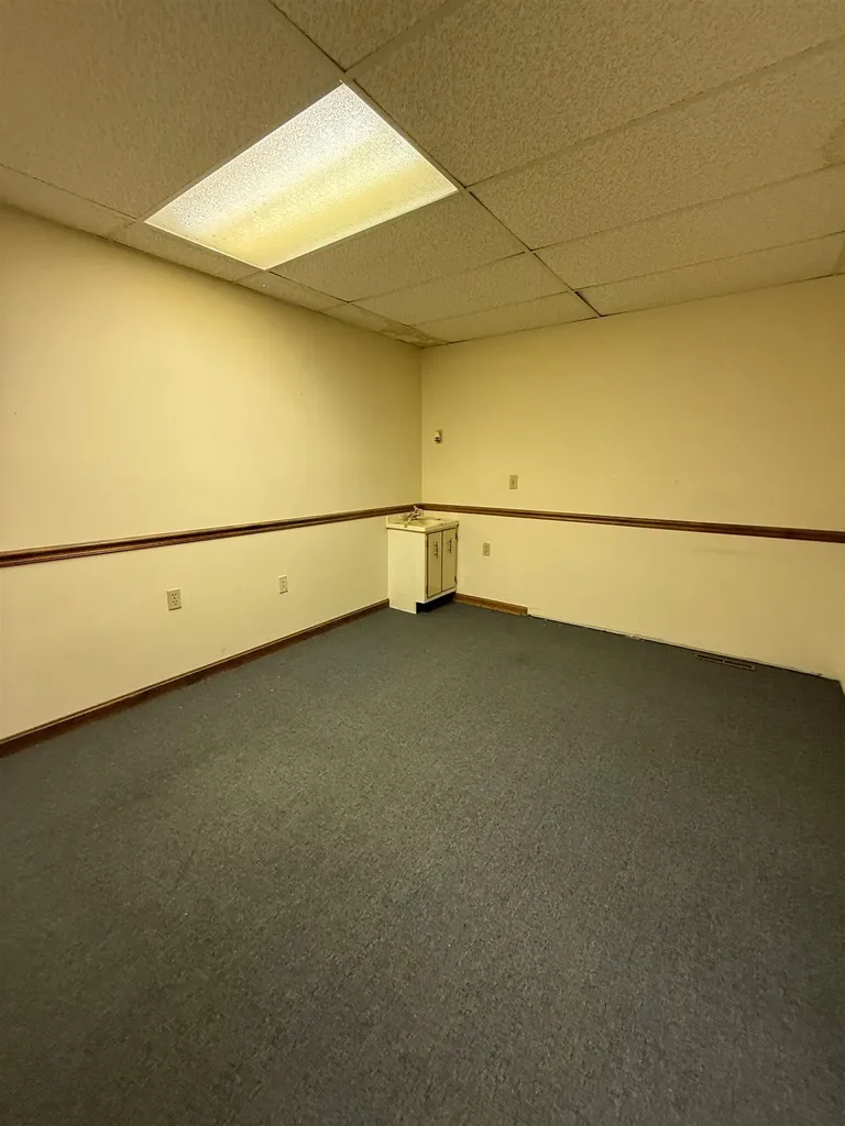 527 Clinton Street Bow NH 03304