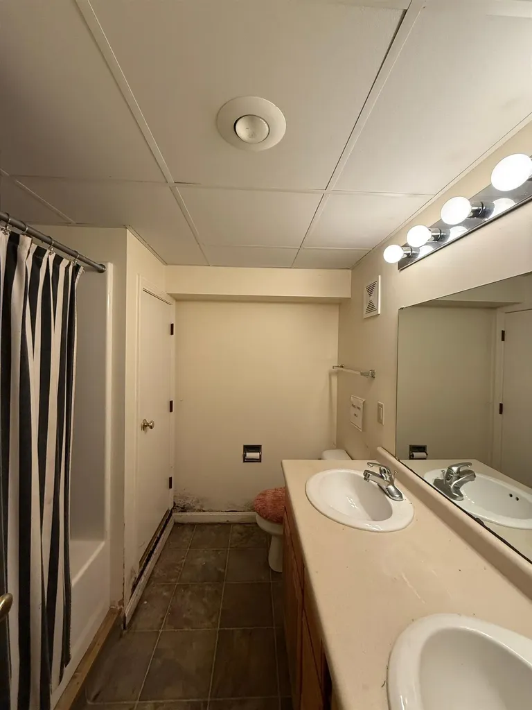 527 Clinton Street Bow NH 03304