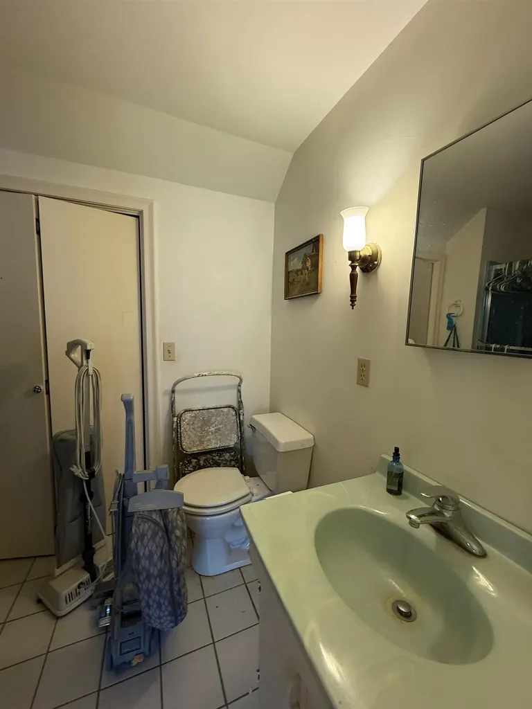 527 Clinton Street Bow NH 03304