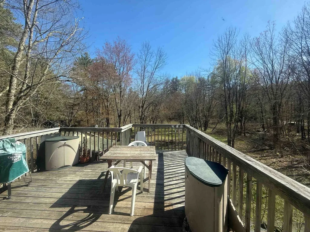 527 Clinton Street Bow NH 03304