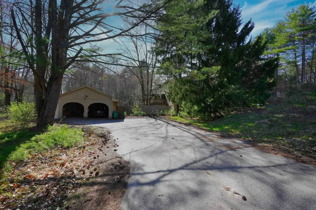 527 Clinton Street Bow NH 03304