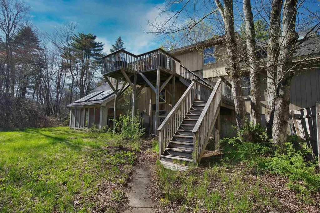 527 Clinton Street Bow NH 03304