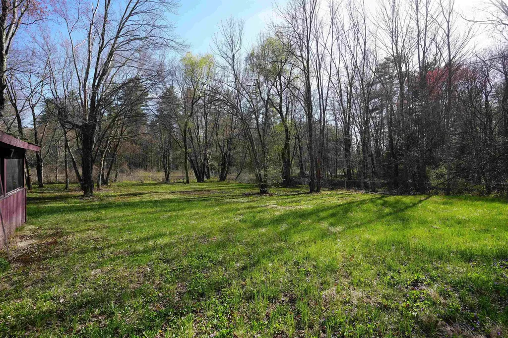 527 Clinton Street Bow NH 03304