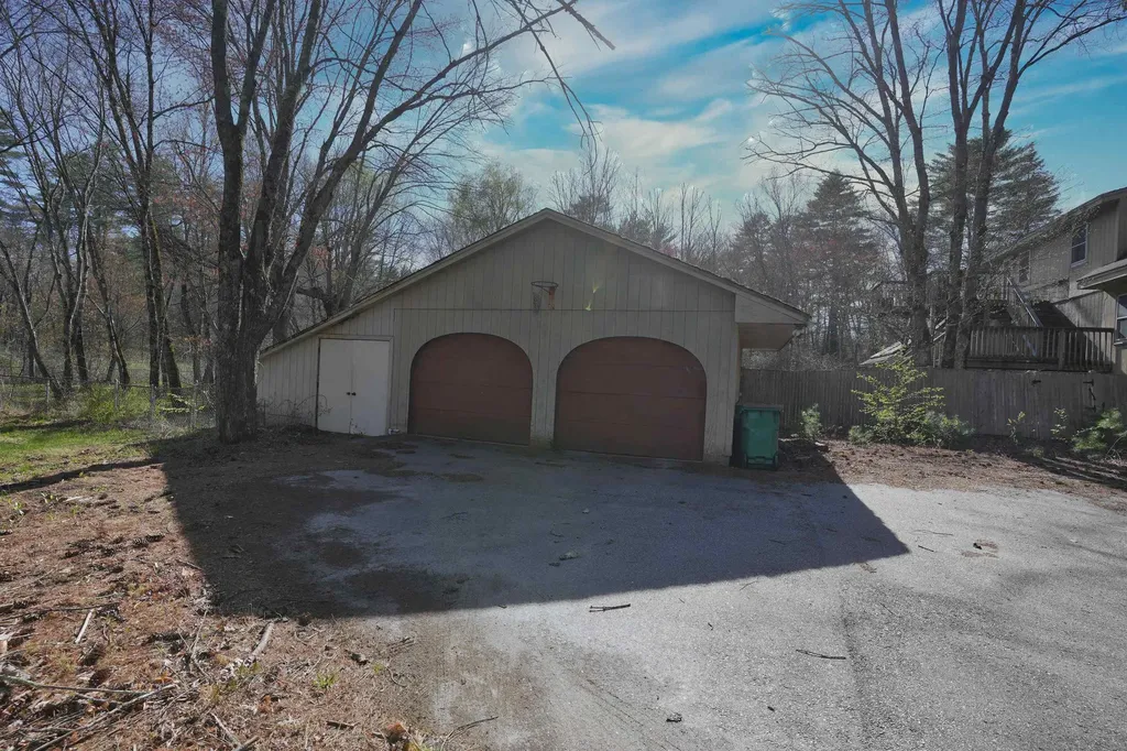 527 Clinton Street Bow NH 03304