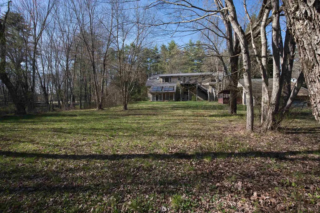 527 Clinton Street Bow NH 03304