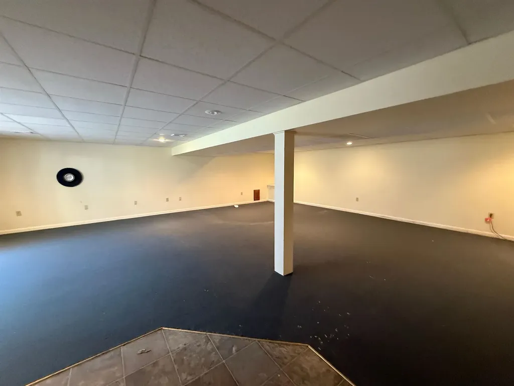 527 Clinton Street Bow NH 03304