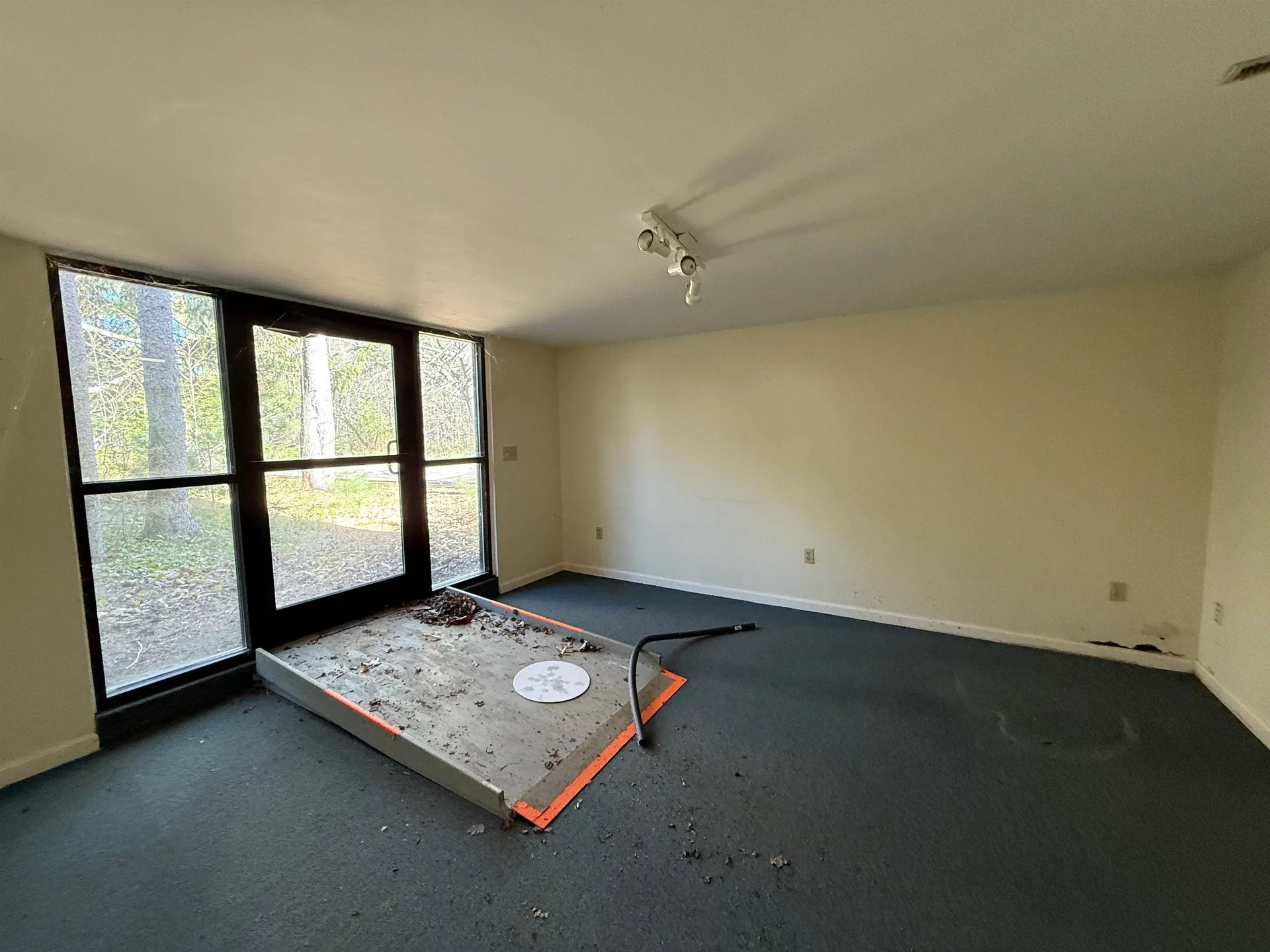 527 Clinton Street Bow NH 03304