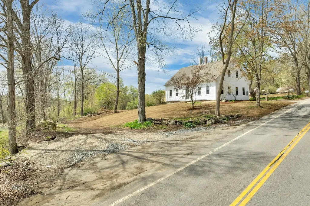 267 Pond Hill Road Barrington NH 03825