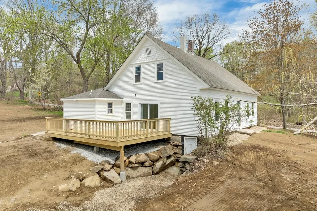 267 Pond Hill Road Barrington NH 03825