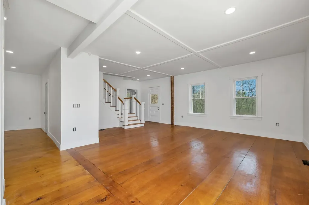 267 Pond Hill Road Barrington NH 03825