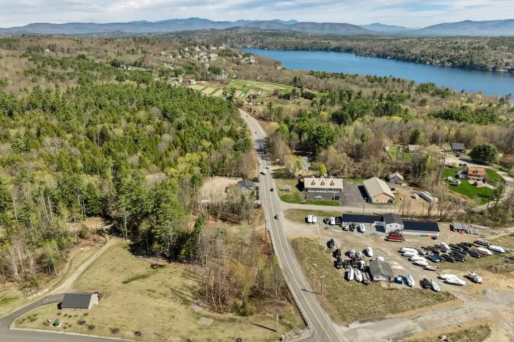 56 Daniel Webster Highway Meredith NH 03253