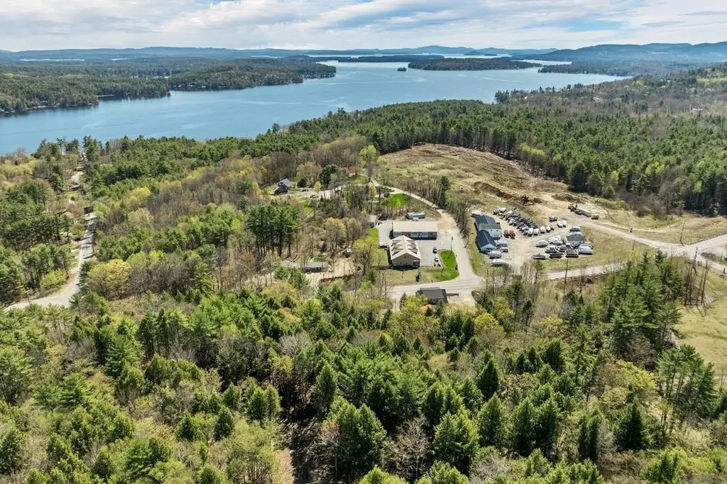 56 Daniel Webster Highway Meredith NH 03253