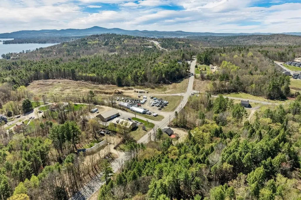 56 Daniel Webster Highway Meredith NH 03253