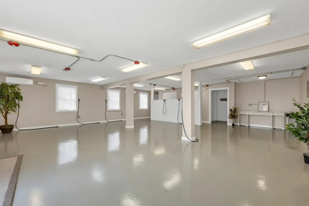 56 Daniel Webster Highway Meredith NH 03253