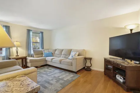 380 Wellington Hill Road Manchester NH 03104