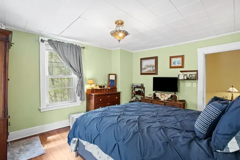 16 Bible Hill Road Bennington NH 03442