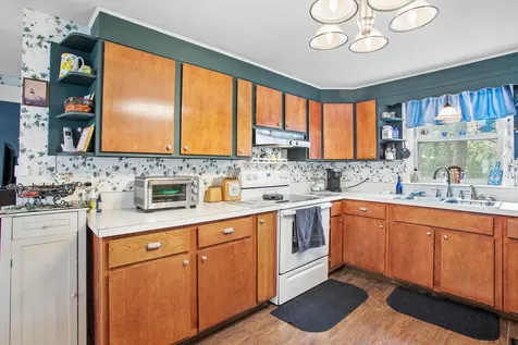 16 Bible Hill Road Bennington NH 03442