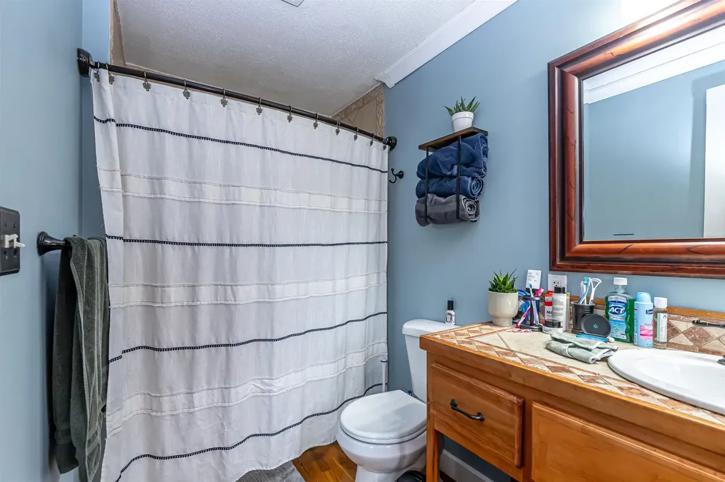 2 Carver Street Nashua NH 03064