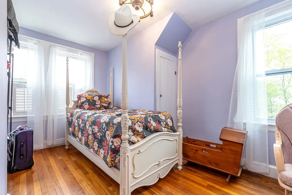 2 Carver Street Nashua NH 03064