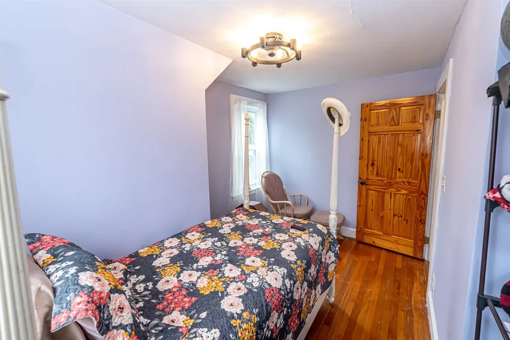 2 Carver Street Nashua NH 03064