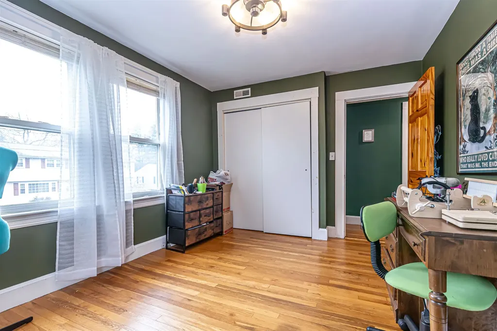 2 Carver Street Nashua NH 03064