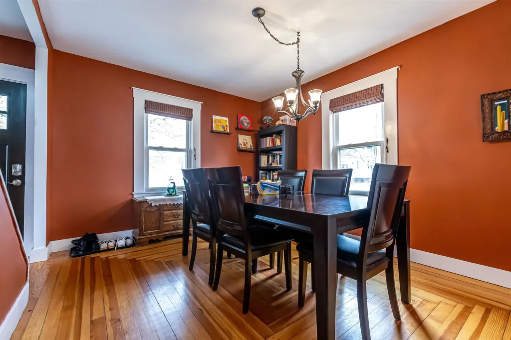 2 Carver Street Nashua NH 03064