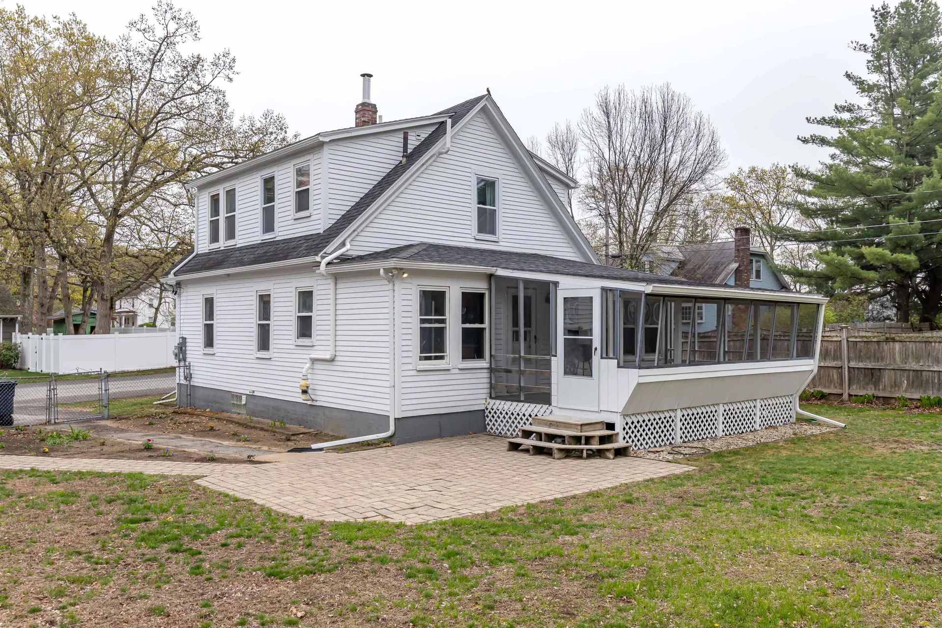 2 Carver Street Nashua NH 03064