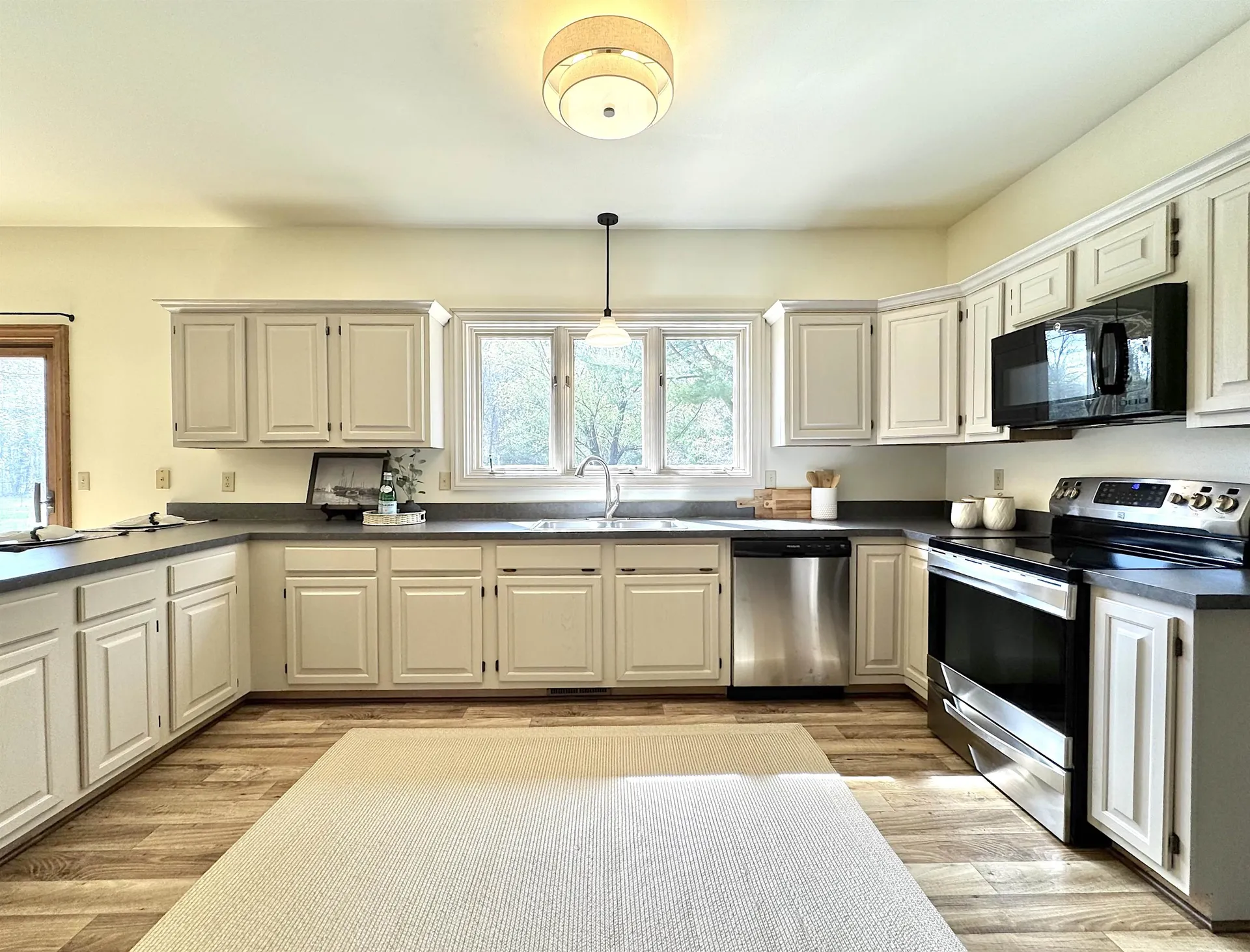 145 Hollis Road Amherst NH 03031