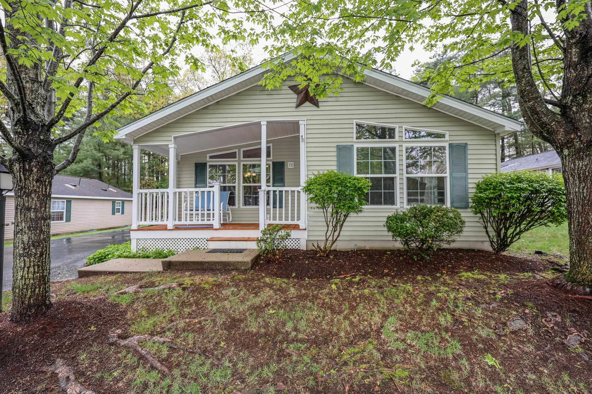 70 Victorian Way Manchester NH 03104