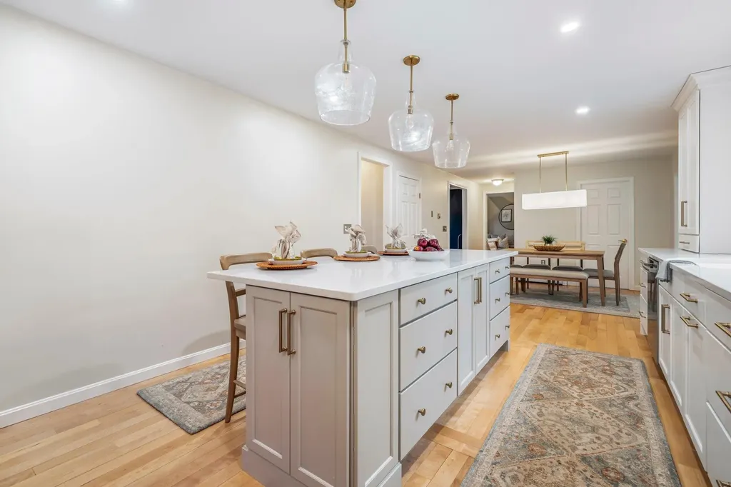 15 Springwood Drive Hooksett NH 03106