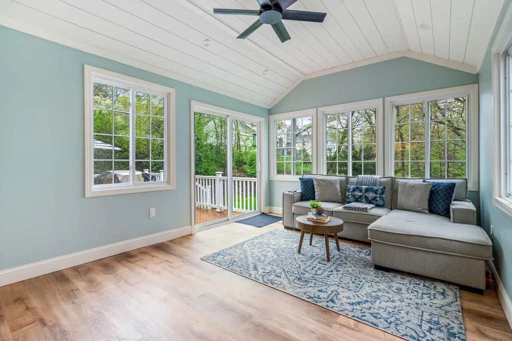 15 Springwood Drive Hooksett NH 03106