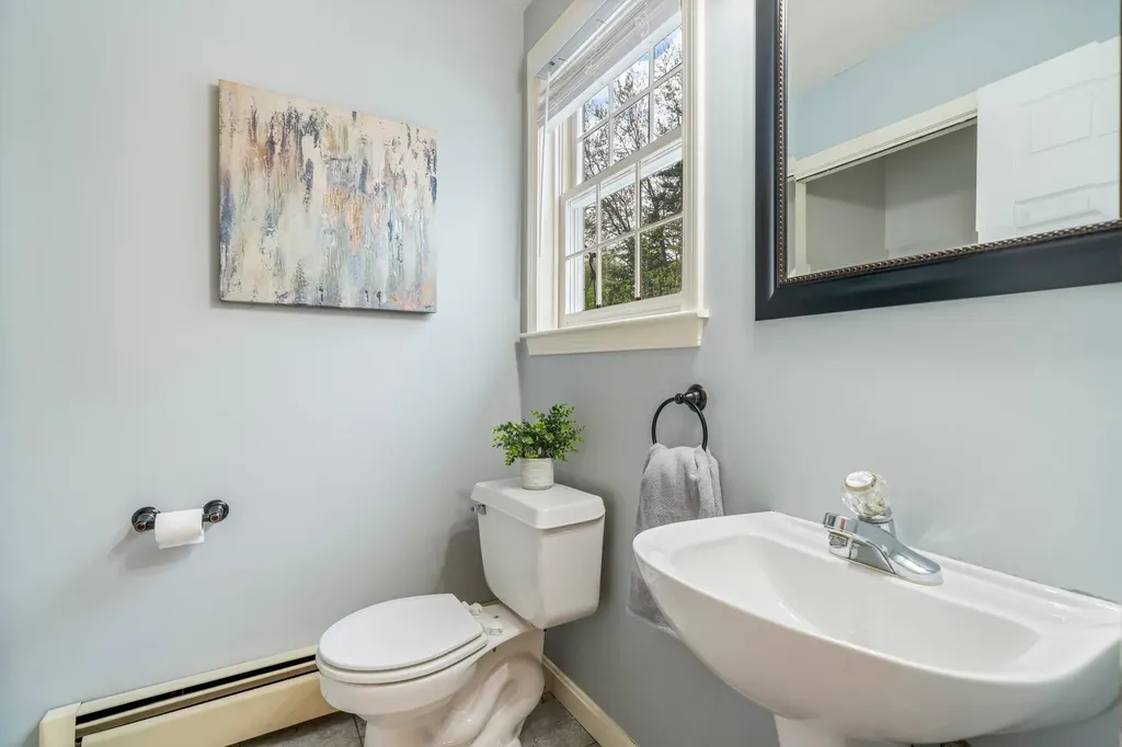 15 Springwood Drive Hooksett NH 03106