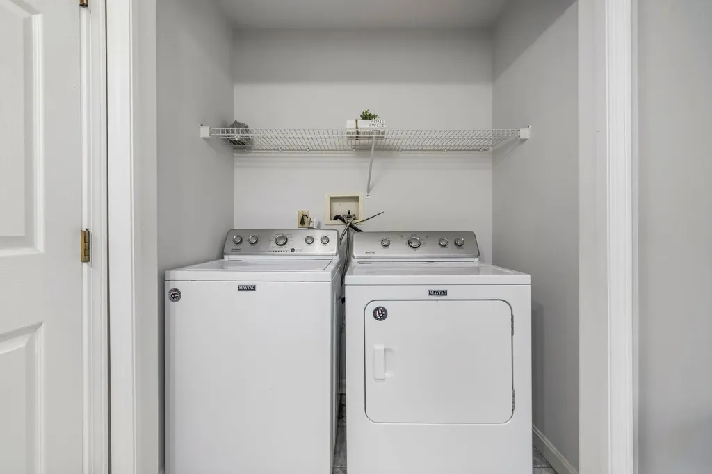15 Springwood Drive Hooksett NH 03106