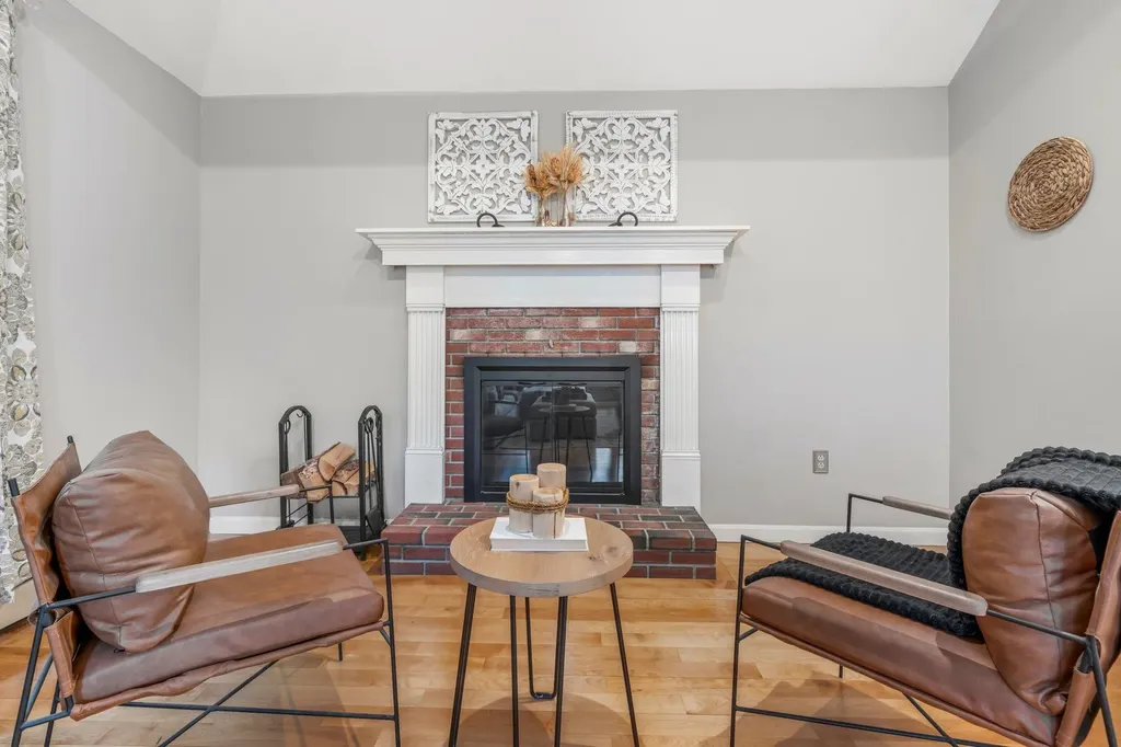 15 Springwood Drive Hooksett NH 03106