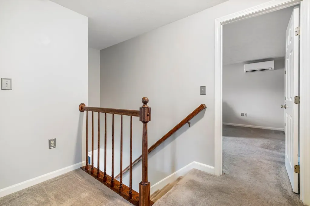 15 Springwood Drive Hooksett NH 03106