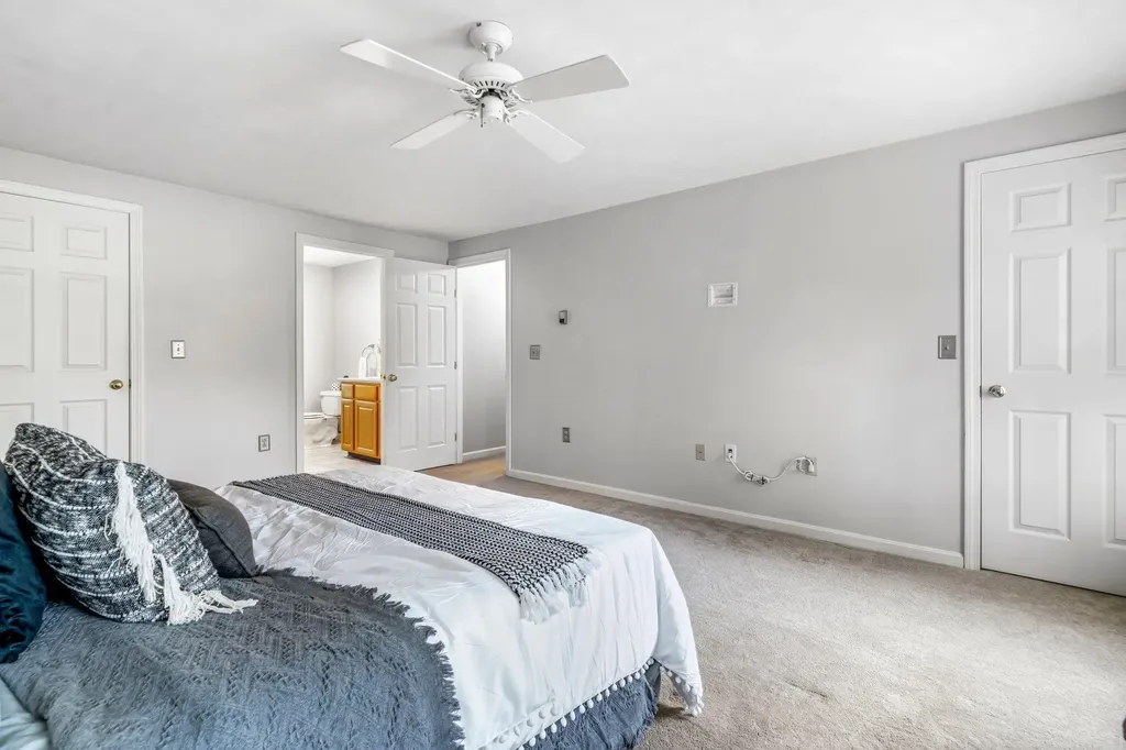 15 Springwood Drive Hooksett NH 03106