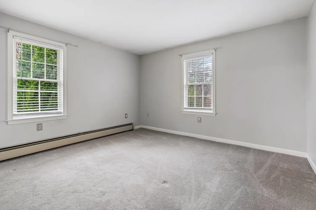 15 Springwood Drive Hooksett NH 03106