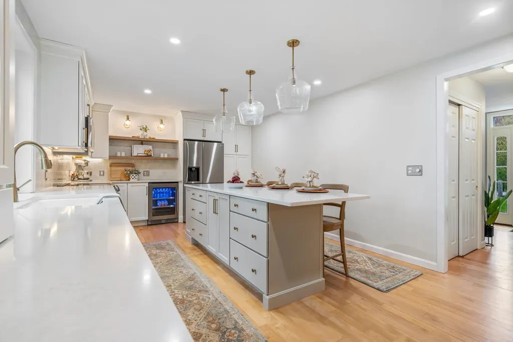 15 Springwood Drive Hooksett NH 03106