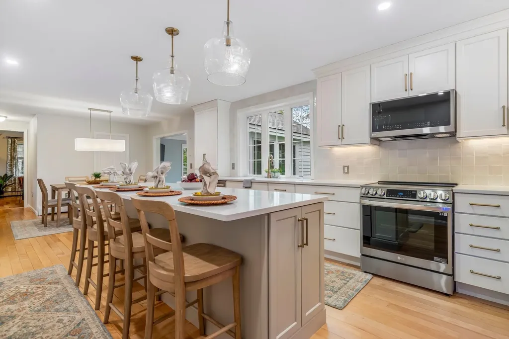 15 Springwood Drive Hooksett NH 03106