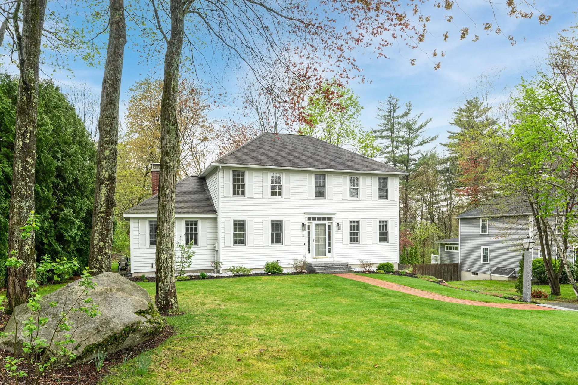 15 Springwood Drive Hooksett NH 03106