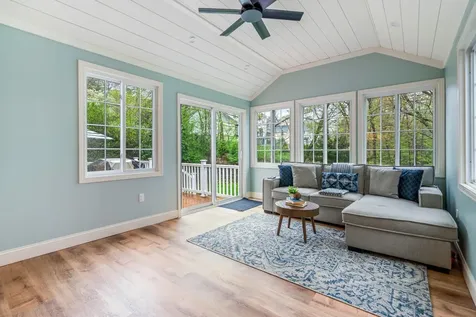 15 Springwood Drive Hooksett NH 03106